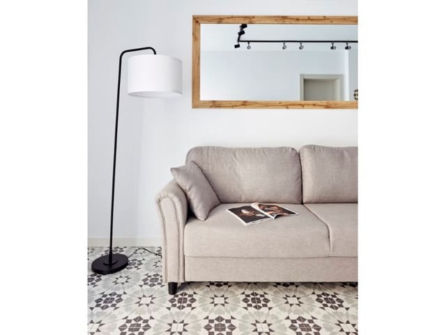 4 bedroom Villa for sale in Centre, Lloret de Mar - € 370,000 (Ref: 8423619)