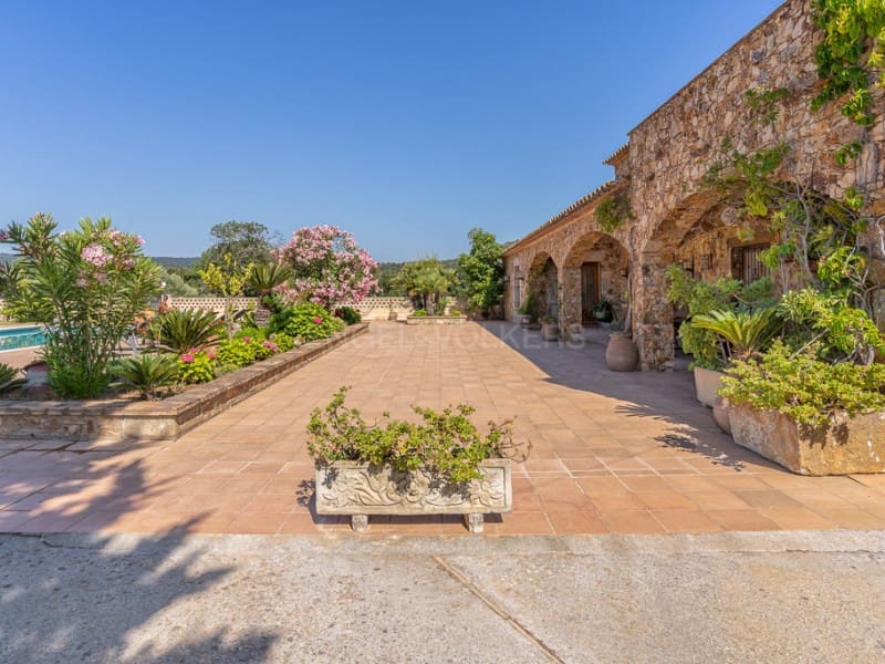 4 soverom Finca/Herregård til salgs i Calonge i Sant Antoni med svømmebasseng garasje - € 2 300 000 (Ref: 8434537)