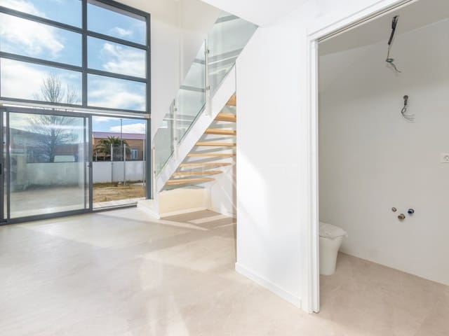 3 bedroom Townhouse for sale in Hostalric with garage - € 350,000 (Ref: 8451014)