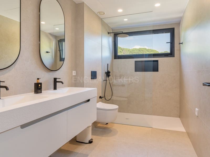 5 makuuhuone Huvila myytävänä paikassa Sant Feliu de Guixols mukana uima-altaan 
autotalli - 1 980 000 € (Ref: 8464149)