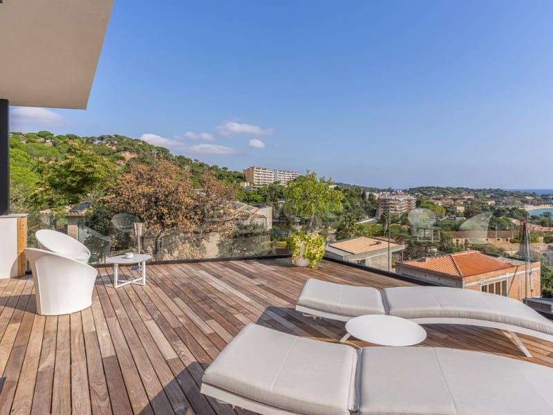 5 makuuhuone Huvila myytävänä paikassa Sant Feliu de Guixols mukana uima-altaan 
autotalli - 1 980 000 € (Ref: 8464149)