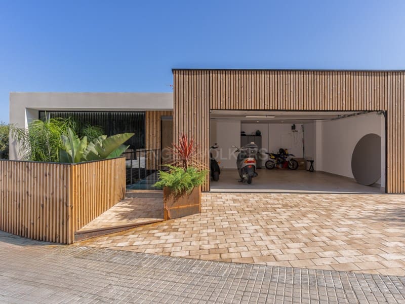 5 makuuhuone Huvila myytävänä paikassa Sant Feliu de Guixols mukana uima-altaan 
autotalli - 1 980 000 € (Ref: 8464149)