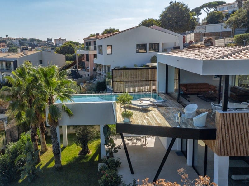 5 makuuhuone Huvila myytävänä paikassa Sant Feliu de Guixols mukana uima-altaan 
autotalli - 1 980 000 € (Ref: 8464149)