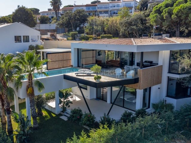 5 makuuhuone Huvila myytävänä paikassa Sant Feliu de Guíxols mukana uima-altaan 
autotalli - 1 980 000 € (Ref: 8464149)