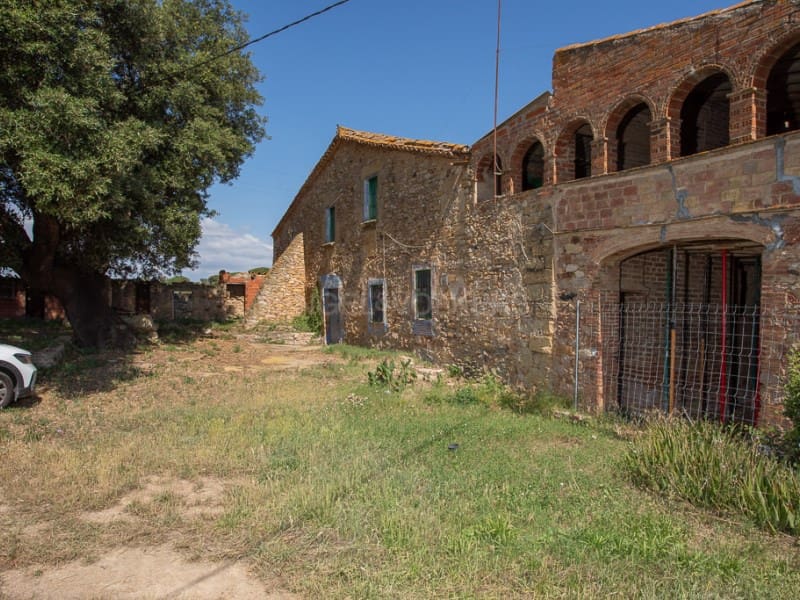 5 soveværelse Finca/Landehus til salg i Forallac - € 1.250.000 (Ref: 8472749)