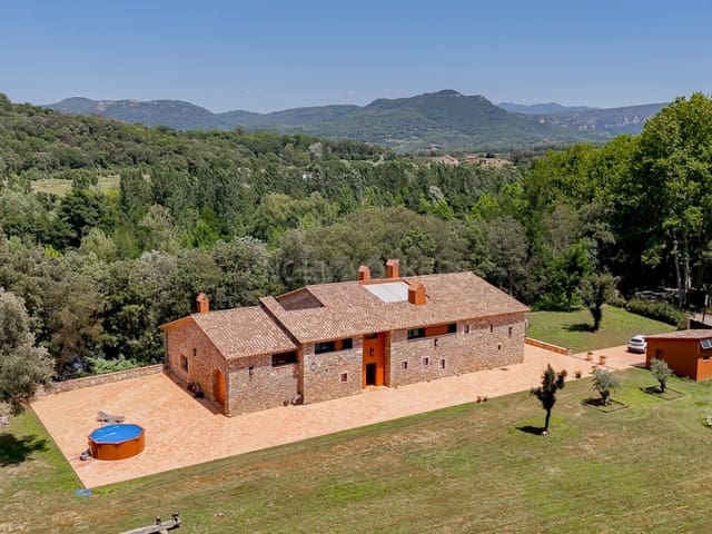 6 chambre Finca/Maison de Campagne à vendre à La Cellera de Ter avec piscine - 1 800 000 € (Ref: 8472751)