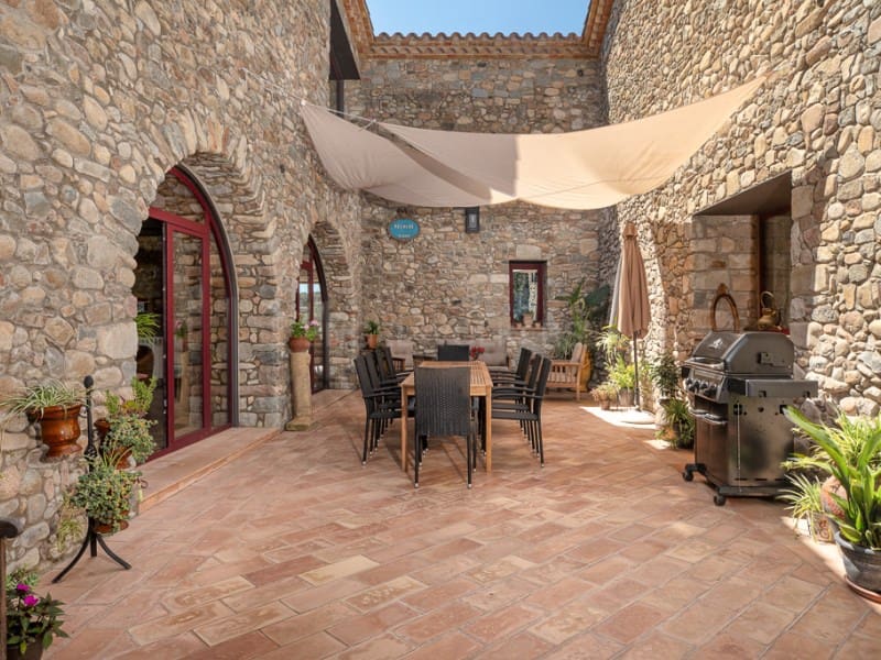 6 soveværelse Finca/Landehus til salg i La Cellera de Ter med swimmingpool - € 1.800.000 (Ref: 8472751)