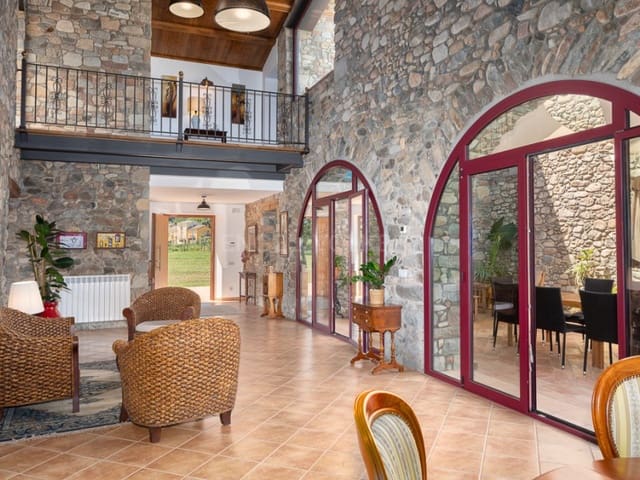 6 chambre Finca/Maison de Campagne à vendre à La Cellera de Ter avec piscine - 1 800 000 € (Ref: 8472751)