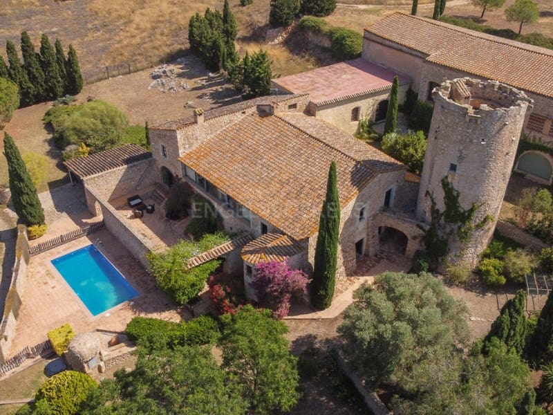 5 soveværelse Finca/Landehus til salg i L'Escala med swimmingpool - € 1.800.000 (Ref: 8477948)