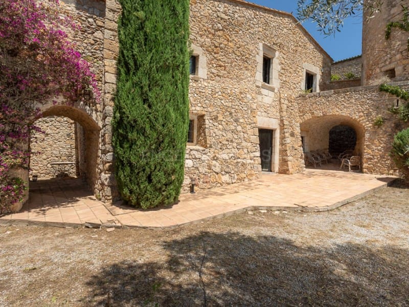 5 soveværelse Finca/Landehus til salg i L'Escala med swimmingpool - € 1.800.000 (Ref: 8477948)