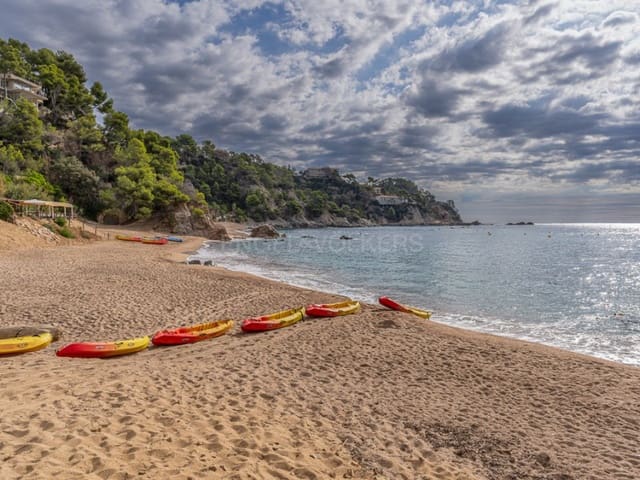 Building Plot for sale in Tossa de Mar - € 980,000 (Ref: 8542508)