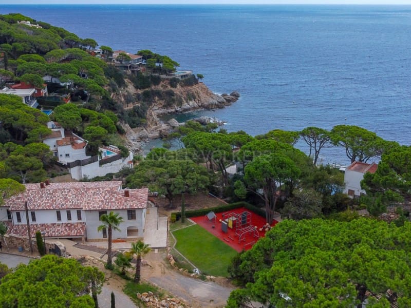 7 soveværelse Villa til salg i Lloret de Mar med swimmingpool garage - € 12.500.000 (Ref: 8560023)