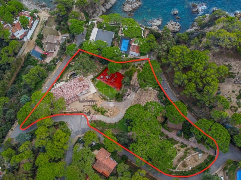 7 soveværelse Villa til salg i Lloret de Mar med swimmingpool garage - € 12.500.000 (Ref: 8560023)