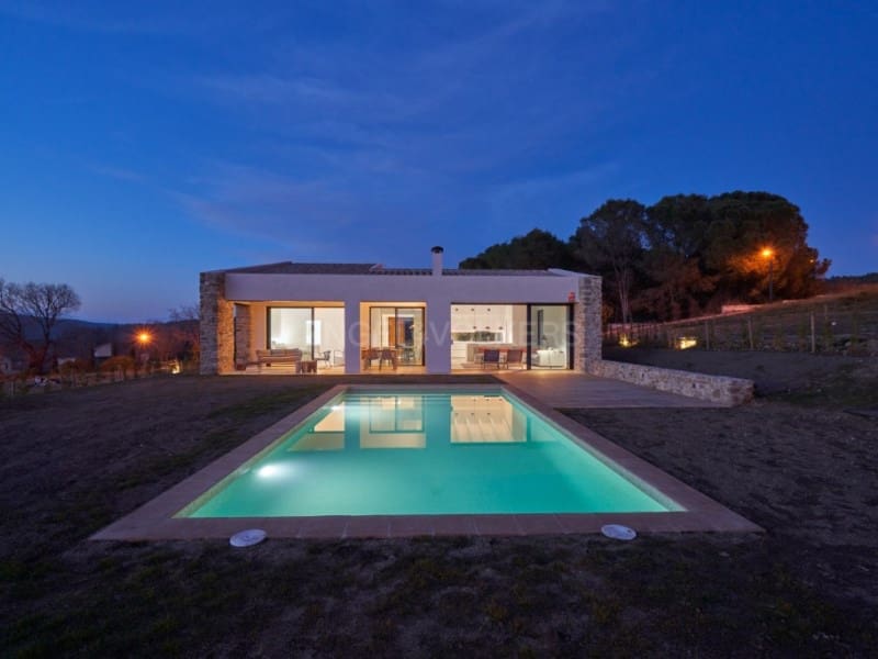 3 chambre Villa/Maison à vendre à Saus, Camallera i Llampaies avec piscine garage - 725 000 € (Ref: 8645928)