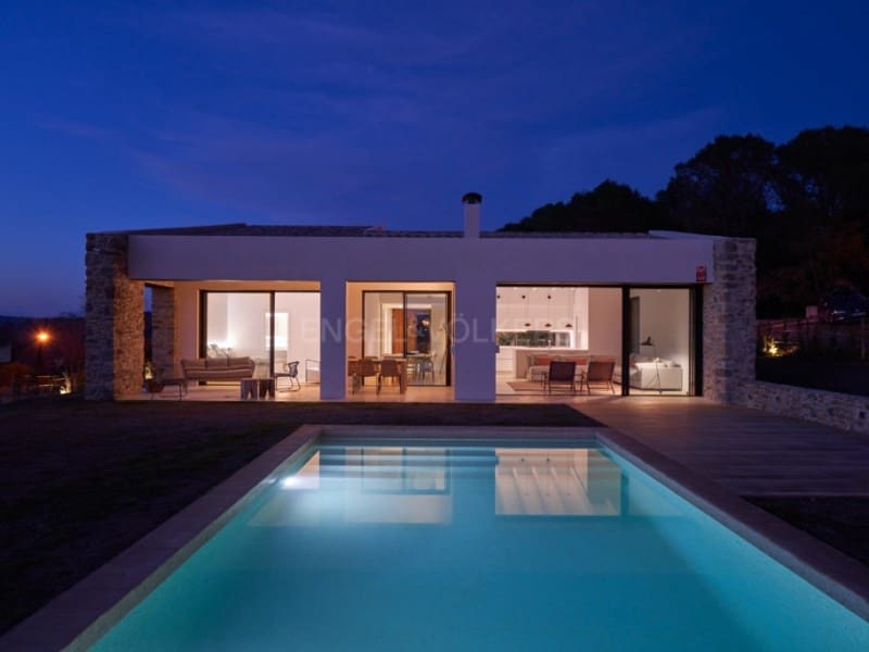 3 chambre Villa/Maison à vendre à Saus, Camallera i Llampaies avec piscine garage - 725 000 € (Ref: 8645928)