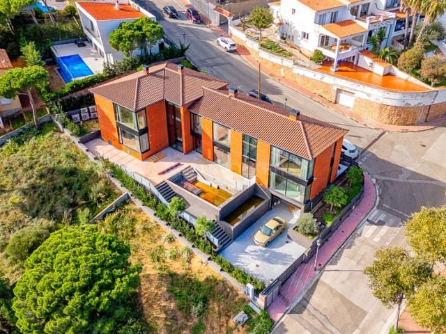 7 soverom Villa til salgs i Sant Feliu de Guíxols med svømmebasseng garasje - € 2 450 000 (Ref: 8703019)