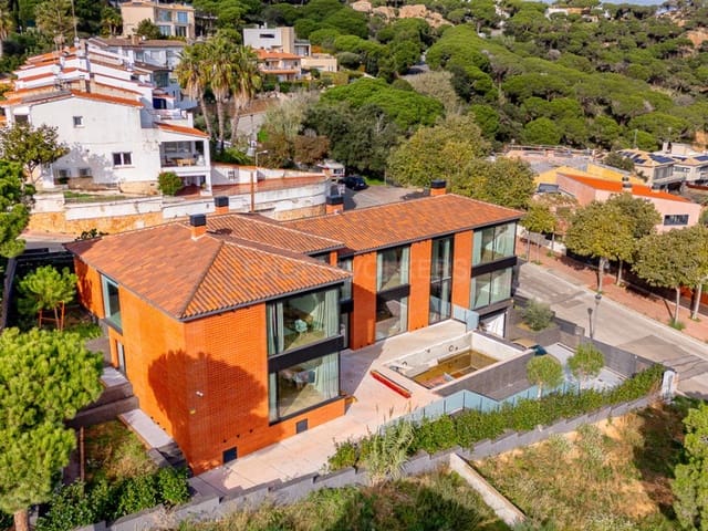 7 soverom Villa til salgs i Sant Feliu de Guíxols med svømmebasseng garasje - € 2 450 000 (Ref: 8703019)