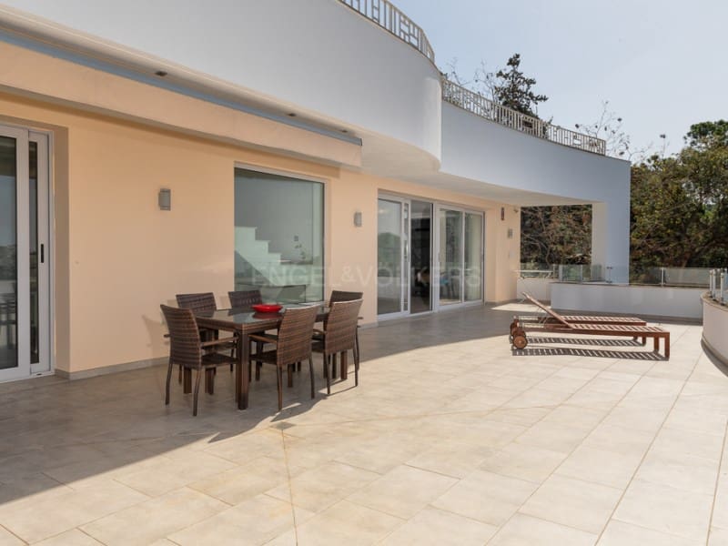 4 sypialnia Willa na sprzedaż w Lloret de Mar z basenem garażem - 690 000 € (Ref: 8704186)