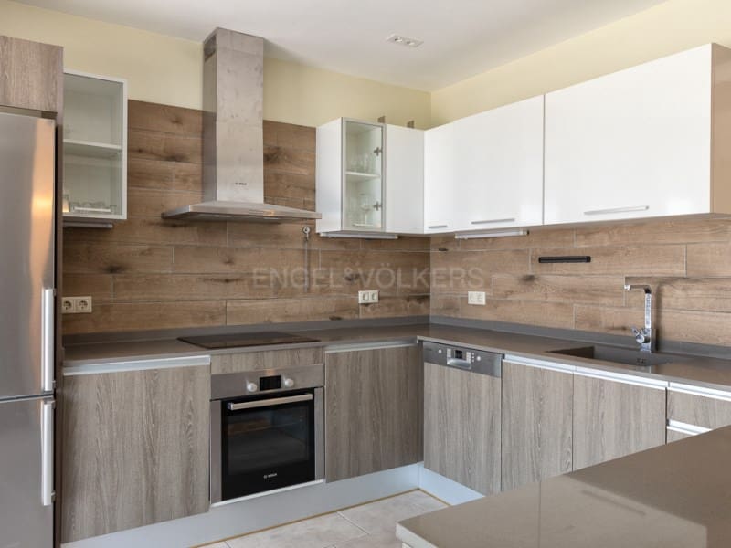 4 sypialnia Willa na sprzedaż w Lloret de Mar z basenem garażem - 690 000 € (Ref: 8704186)