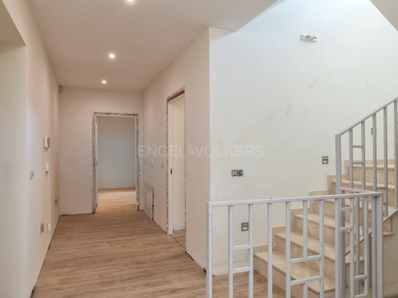 4 sypialnia Willa na sprzedaż w Lloret de Mar z basenem garażem - 690 000 € (Ref: 8704186)