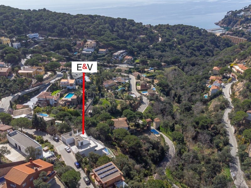 4 sypialnia Willa na sprzedaż w Lloret de Mar z basenem garażem - 690 000 € (Ref: 8704186)