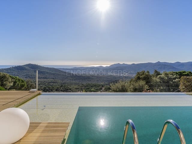 4 bedroom Villa for sale in Santa Cristina d'Aro with pool garage - € 885,000 (Ref: 8707028)