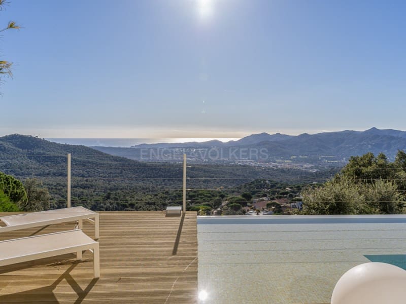 4 bedroom Villa for sale in Santa Cristina d'Aro with pool garage - € 885,000 (Ref: 8707028)