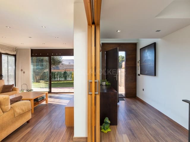 5 bedroom Semi-detached Villa for sale in Sant Joan de Palamós, Palamós with garage - € 635,000 (Ref: 8743665)