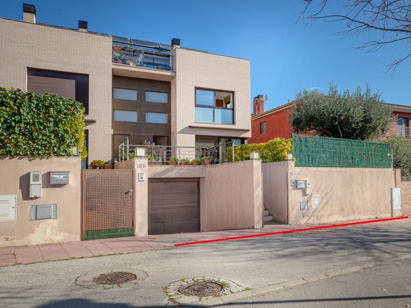 5 soveværelse Semi-Rækkehus til salg i Palamos med garage - € 635.000 (Ref: 8743665)