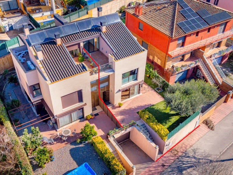 5 soveværelse Semi-Rækkehus til salg i Palamos med garage - € 635.000 (Ref: 8743665)