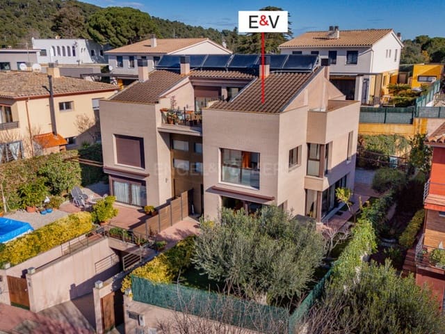 5 bedroom Semi-detached Villa for sale in Sant Joan de Palamós, Palamós with garage - € 635,000 (Ref: 8743665)