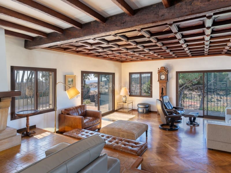 4 soveværelse Villa til salg i Sant Feliu de Guixols med garage - € 1.600.000 (Ref: 8863311)