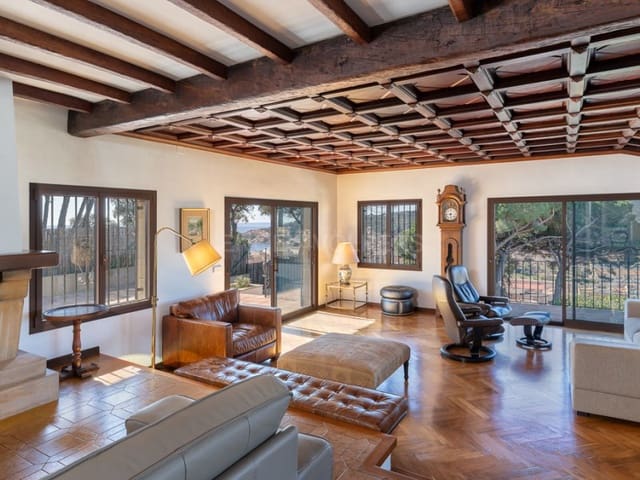 4 Zimmer Villa zu verkaufen in Sant Feliu de Guíxols mit Garage - 1.600.000 € (Ref: 8863311)