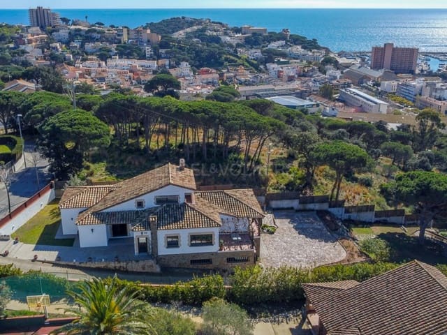 4 Zimmer Villa zu verkaufen in Sant Feliu de Guíxols mit Garage - 1.600.000 € (Ref: 8863311)