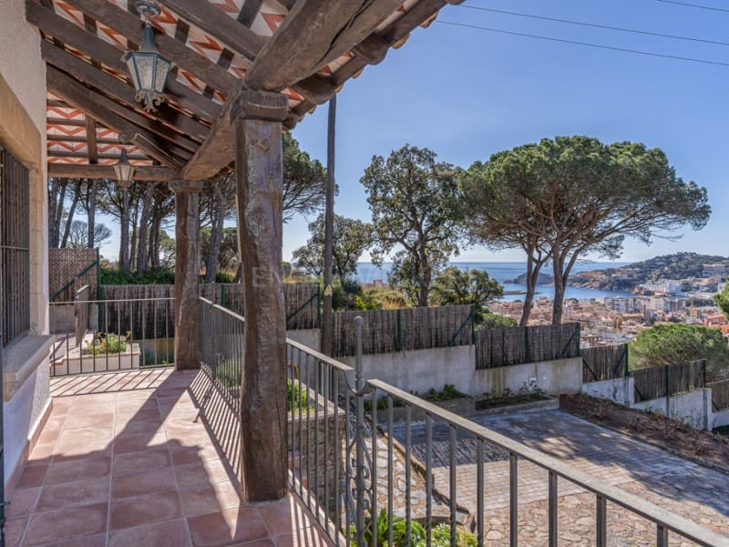 4 soveværelse Villa til salg i Sant Feliu de Guixols med garage - € 1.600.000 (Ref: 8863311)