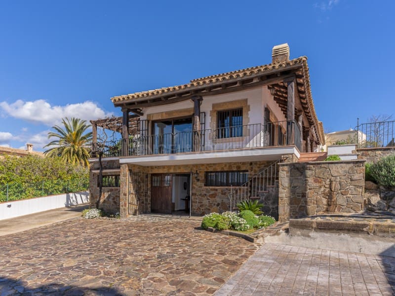 4 soveværelse Villa til salg i Sant Feliu de Guixols med garage - € 1.600.000 (Ref: 8863311)