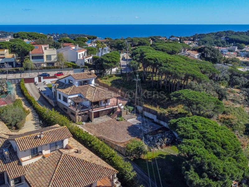 4 soveværelse Villa til salg i Sant Feliu de Guixols med garage - € 1.600.000 (Ref: 8863311)