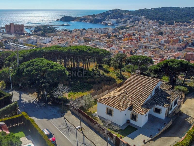 4 soveværelse Villa til salg i Sant Feliu de Guixols med garage - € 1.600.000 (Ref: 8863311)