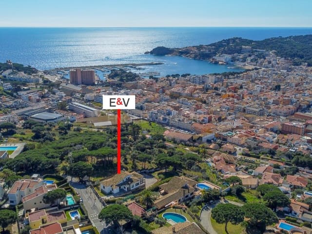 4 bedroom Villa for sale in Sant Feliu de Guíxols with garage - € 1,600,000 (Ref: 8863311)