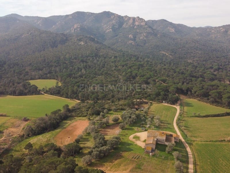 7 makuuhuone Maalaistalo myytävänä paikassa Santa Cristina d'Aro - 1 550 000 € (Ref: 8863314)