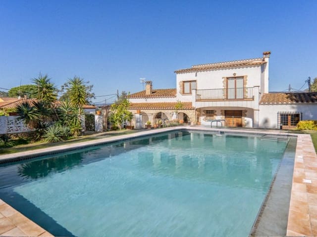 5 soverom Villa til salgs i Santa Cristina d'Aro med svømmebasseng garasje - € 1 290 000 (Ref: 8875724)