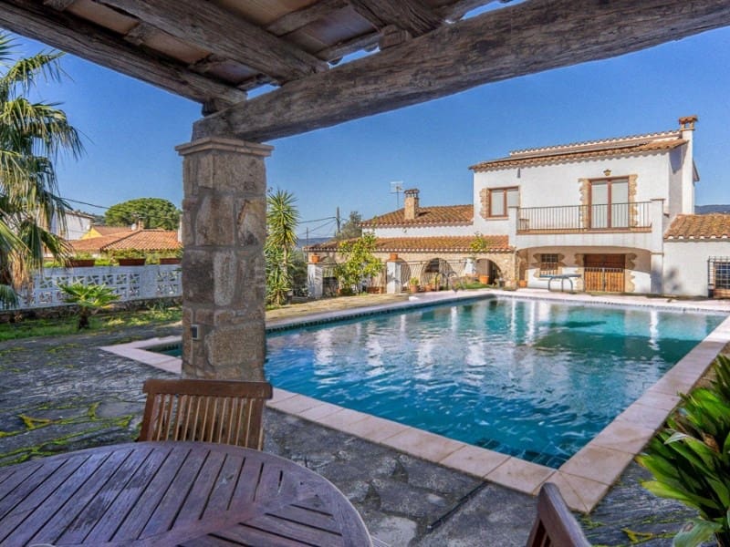 5 soverom Villa til salgs i Santa Cristina d'Aro med svømmebasseng garasje - € 1 290 000 (Ref: 8875724)