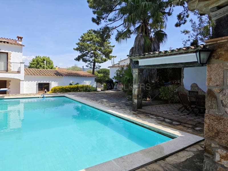 5 soverom Villa til salgs i Santa Cristina d'Aro med svømmebasseng garasje - € 1 290 000 (Ref: 8875724)