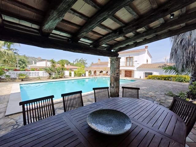 5 soverom Villa til salgs i Santa Cristina d'Aro med svømmebasseng garasje - € 1 290 000 (Ref: 8875724)