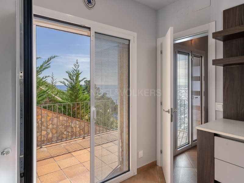 5 soveværelse Villa til salg i Lloret de Mar med swimmingpool garage - € 1.847.000 (Ref: 8893706)