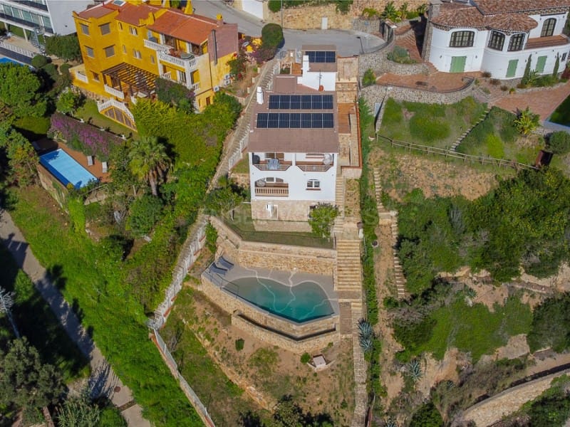 5 soveværelse Villa til salg i Lloret de Mar med swimmingpool garage - € 1.847.000 (Ref: 8893706)