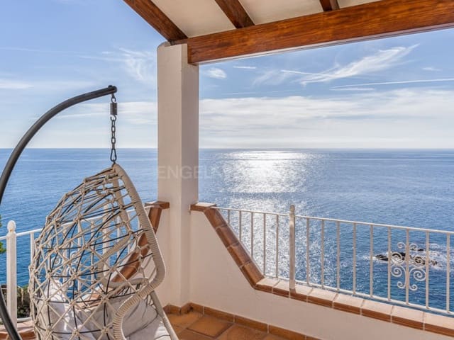 5 soveværelse Villa til salg i Canyelles, Lloret de Mar med swimmingpool garage - € 1.847.000 (Ref: 8893706)