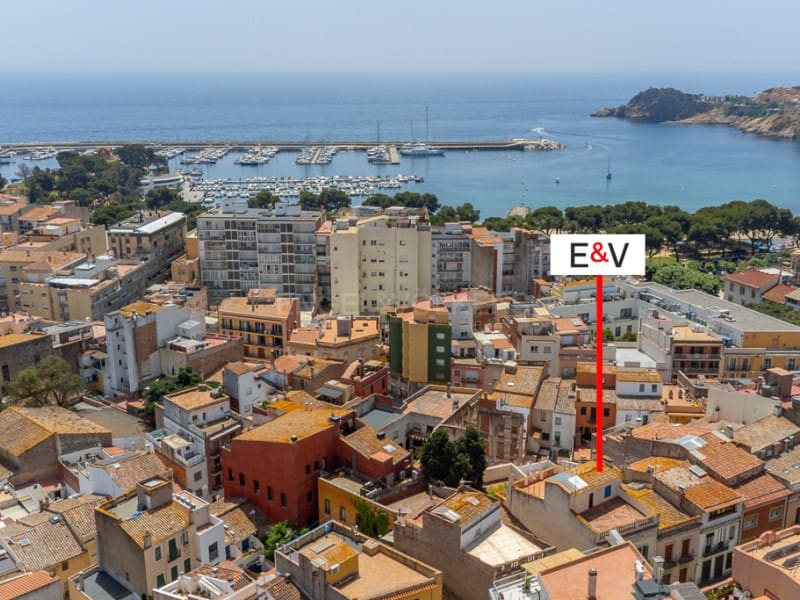 9 soveværelse Byhus til salg i Sant Feliu de Guixols - € 1.800.000 (Ref: 8913491)