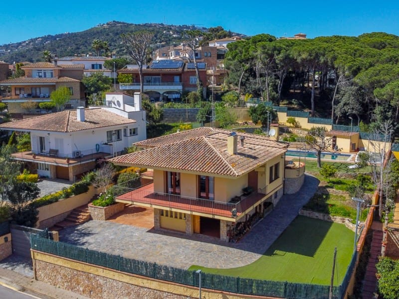 5 soveværelse Villa til salg i Platja d'Aro med swimmingpool garage - € 1.150.000 (Ref: 8915624)