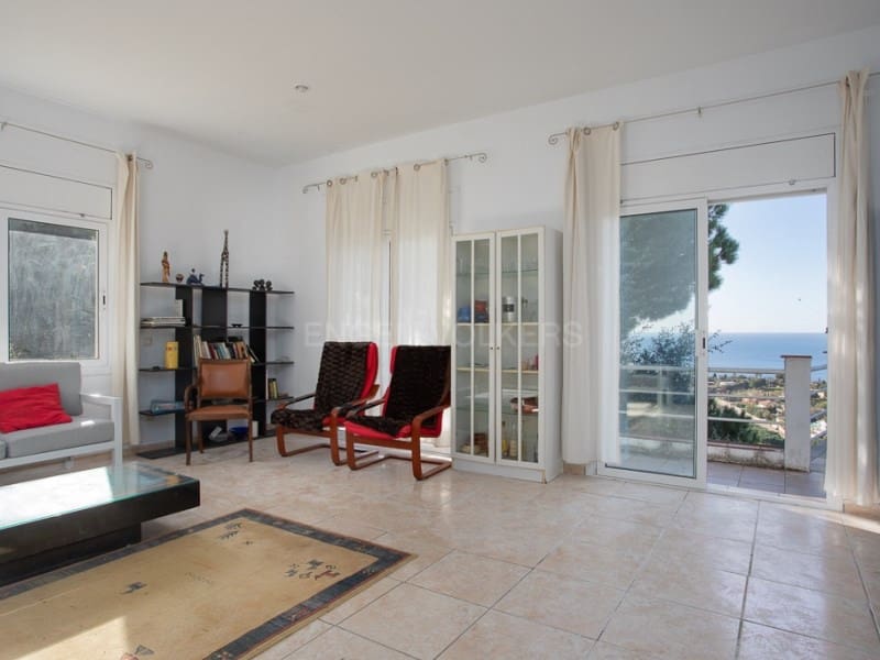 4 soveværelse Villa til salg i Blanes med swimmingpool garage - € 790.000 (Ref: 8916183)